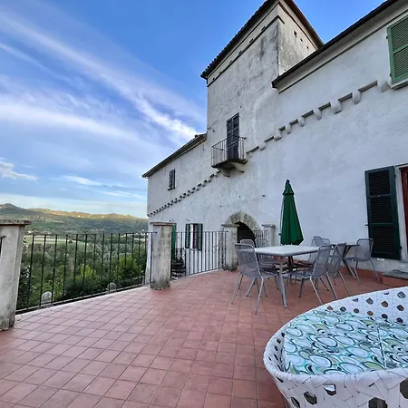 Feriehus Amazing Castle House Mombaldone